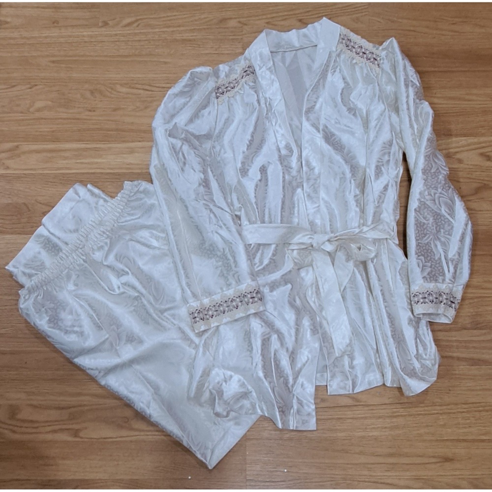 Vintage Large Barad &‎ Co Ivory Pajama Set